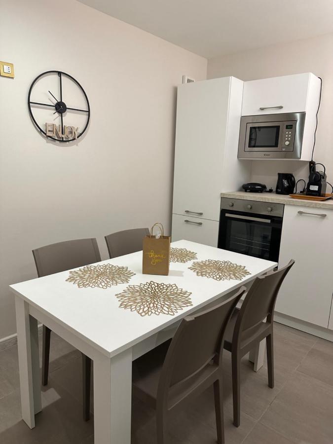 Imbriani 69 Apartment Бари Экстерьер фото